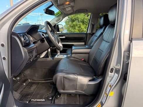 Used 2017 Toyota Tundra SR5 w/ SR5 Upgrade Package RWD image 11