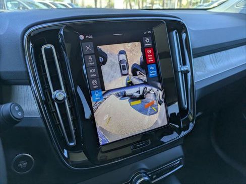 New 2026 Volvo XC40 B5 Ultra w/ Climate Package AWD/4WD image 9