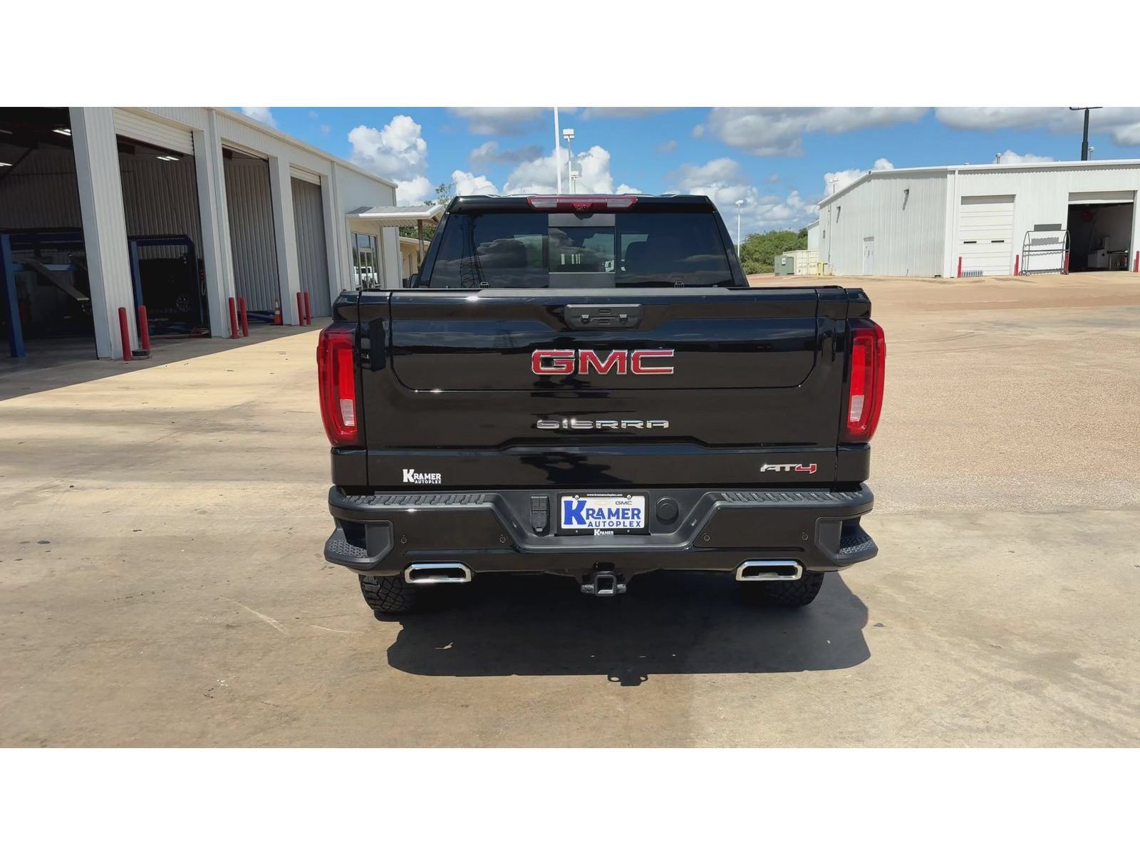 Used 2025 GMC Sierra 1500 AT4 w/ AT4 Premium Package AWD/4WD image 7