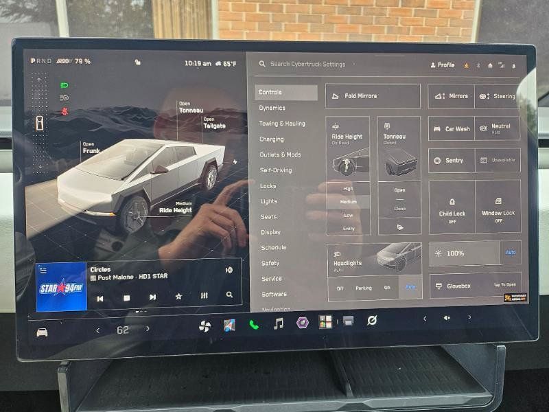 Used 2024 Tesla Cybertruck AWD Crew Cab image 50