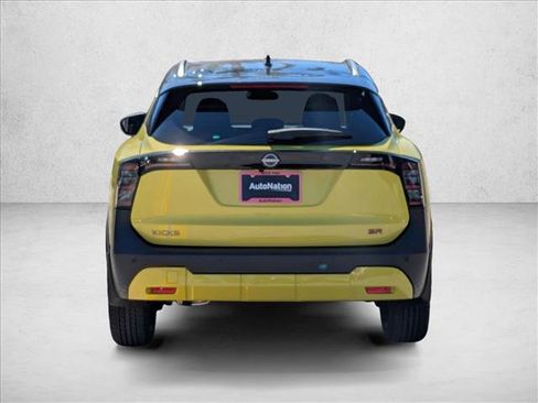 New 2026 Nissan Kicks SR w/ SR Premium Package FWD image 8