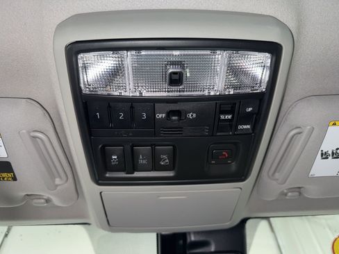 Used 2023 Toyota 4Runner 40th Anniversary SE AWD/4WD image 30