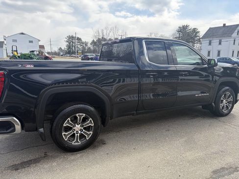 Used 2023 GMC Sierra 1500 SLE w/ X31 Off-Road Package image 10