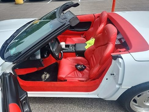Used 1994 Chevrolet Corvette Convertible RWD image 6