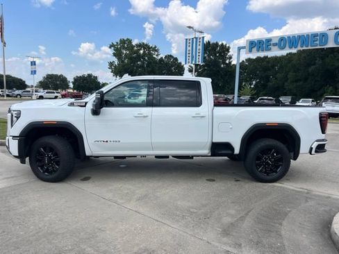 Used 2026 GMC Sierra 2500 AT4 AWD/4WD image 4