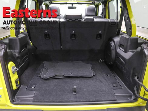 Used 2022 Jeep Wrangler Unlimited Sahara w/ Cold Weather Group AWD/4WD image 23