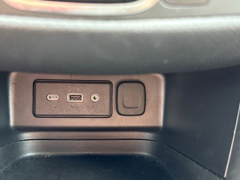 Used 2023 Chevrolet Equinox LT image 23