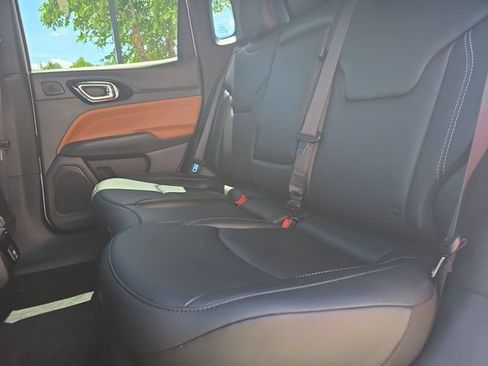 Used 2025 Jeep Compass Limited w/ Sun & Sound Group AWD/4WD image 14