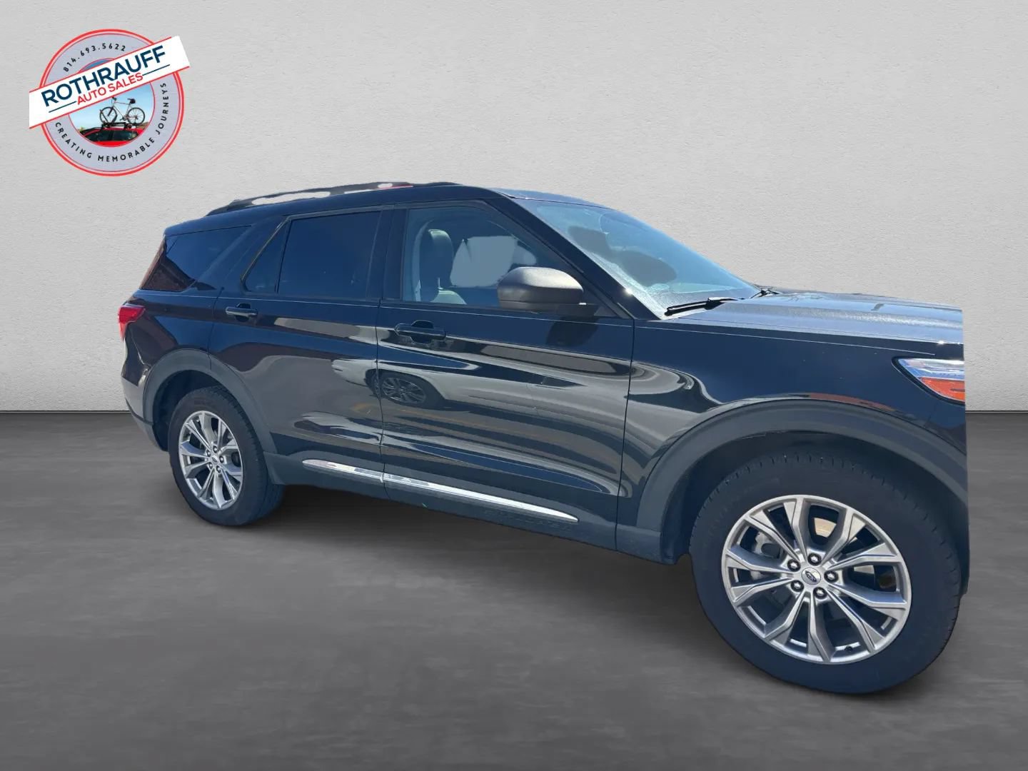 Used 2022 Ford Explorer XLT w/ Equipment Group 202A AWD/4WD image 5