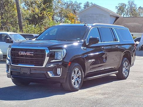 Used 2024 GMC Yukon XL SLE image 3