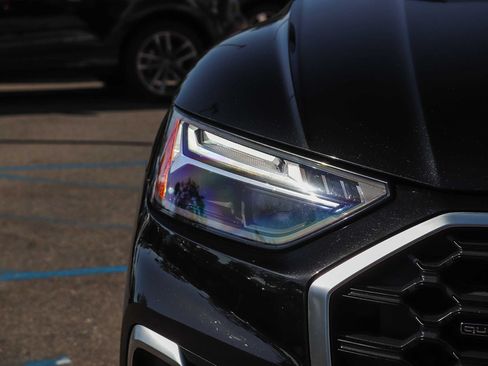 Used 2023 Audi Q5 2.0T Premium Plus w/ Premium Plus Package AWD/4WD image 11