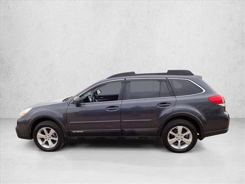 Used 2013 Subaru Outback 2.5i Limited image 2