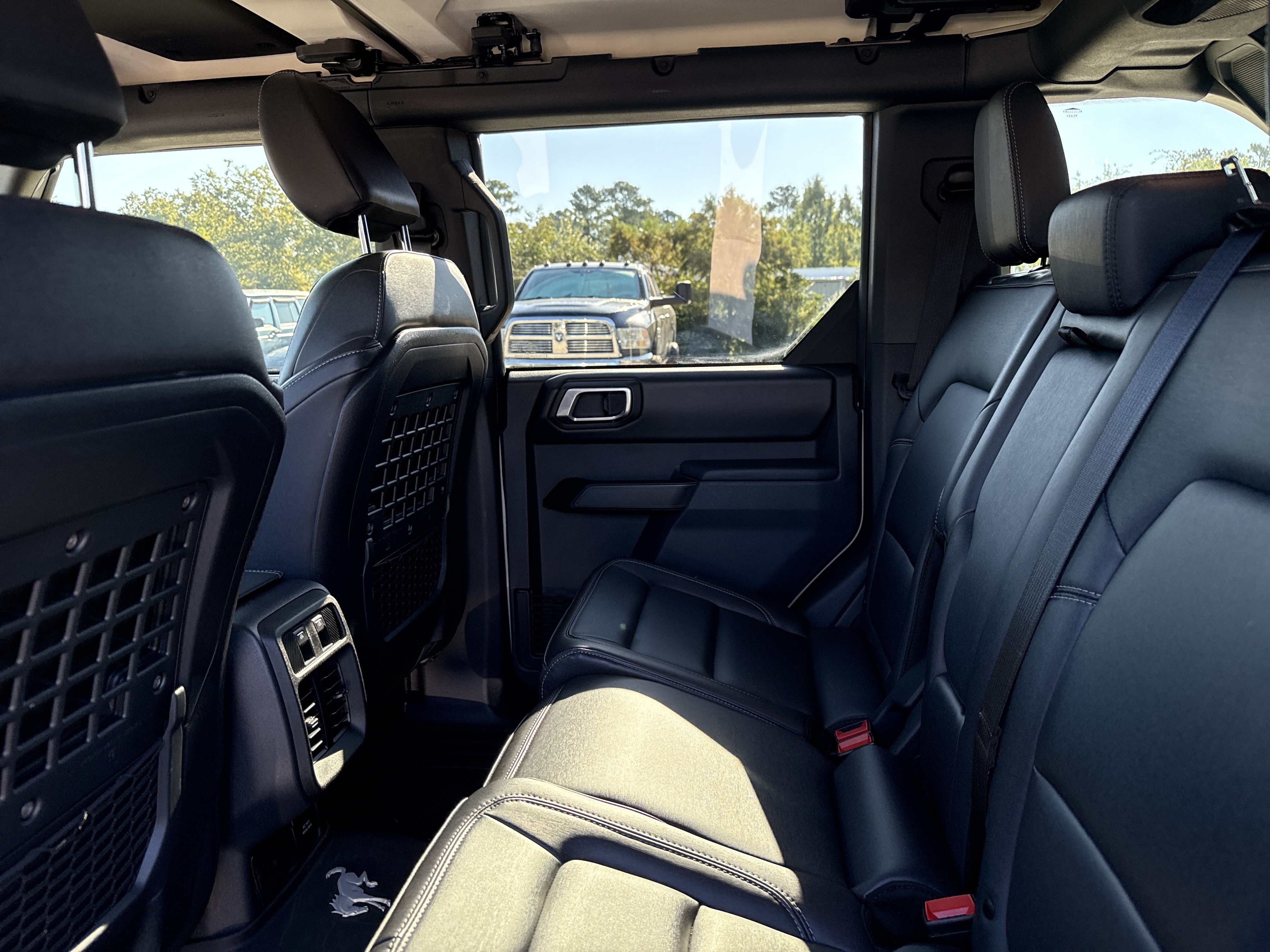 Used 2025 Ford Bronco Badlands AWD/4WD image 32