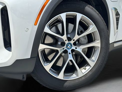 Certified 2024 BMW X5 xDrive50e w/ Premium Package AWD/4WD image 26