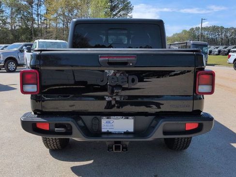 Used 2021 Jeep Gladiator Sport AWD/4WD image 6