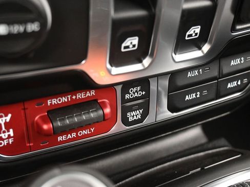 New 2025 Jeep Wrangler Rubicon w/ Xtreme 35 Tire Package image 22