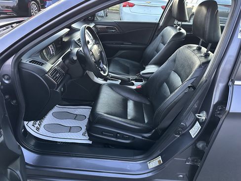 Used 2017 Honda Accord EX-L image 8