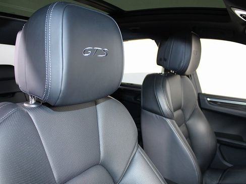 Used 2024 Porsche Macan GTS image 29