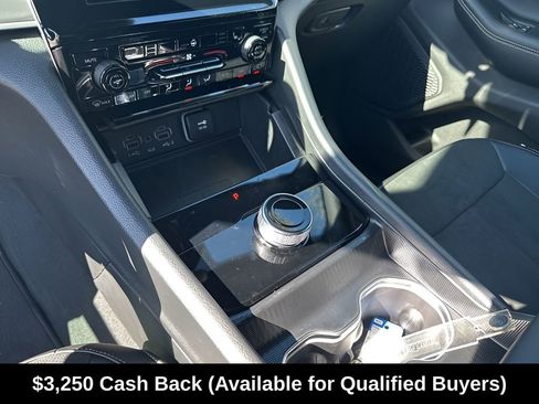 New 2025 Jeep Grand Cherokee Altitude RWD image 40