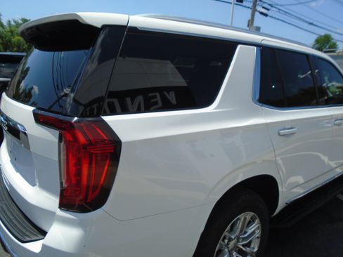 Used 2023 GMC Yukon SLT AWD/4WD image 14
