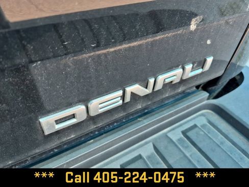 Used 2017 GMC Sierra 2500 Denali w/ Duramax Plus Package AWD/4WD image 8