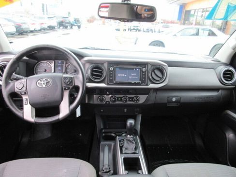 Used 2017 Toyota Tacoma SR5 image 13