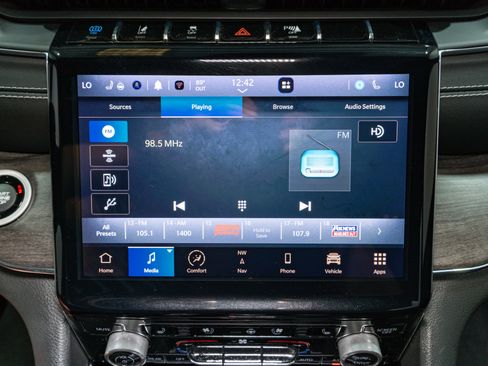 Used 2024 Jeep Grand Cherokee Overland w/ Trailer Tow Package image 22