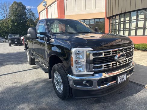 New 2025 Ford F350 XLT w/ FX4 Off-Road Package image 9