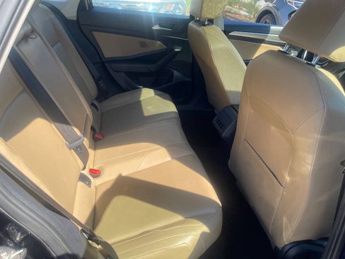 Used 2019 Volkswagen Jetta SE w/ Cold Weather Package FWD image 24