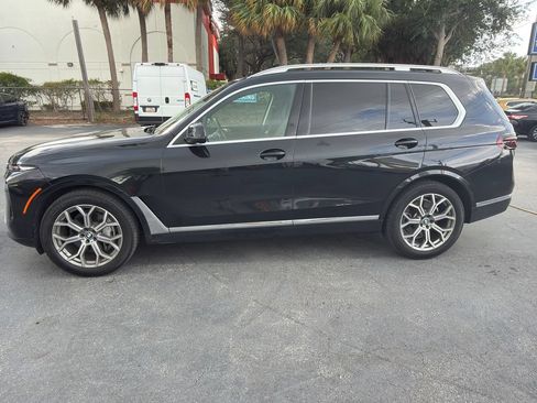 Used 2024 BMW X7 xDrive40i w/ Premium Package AWD/4WD image 3