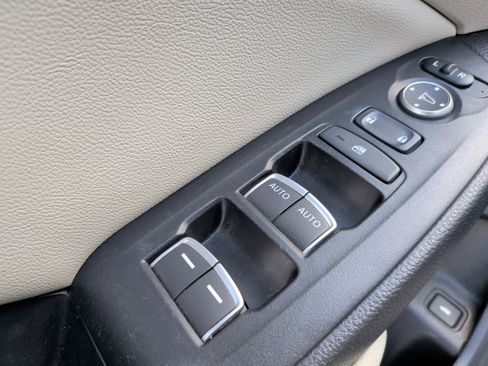 Used 2020 Honda Accord Touring image 30