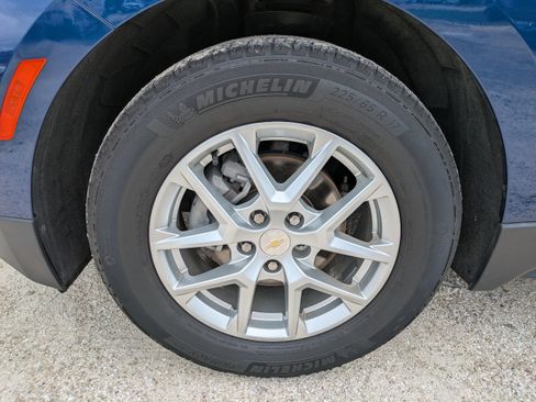 Used 2022 Chevrolet Equinox LS image 11