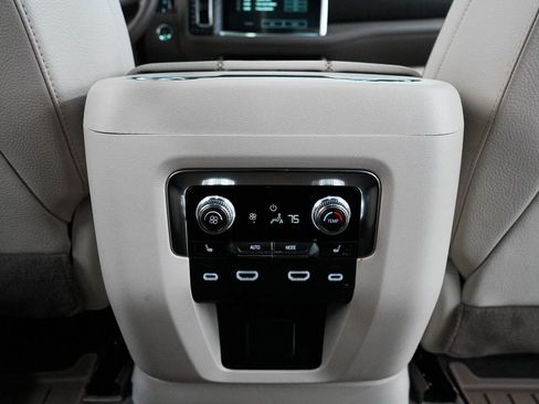 Used 2024 GMC Yukon XL Denali w/ Advanced Technology Package AWD/4WD image 34