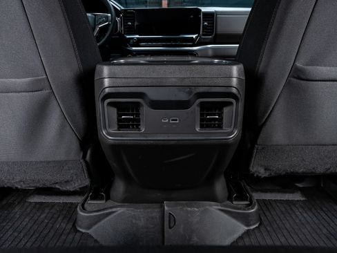 Used 2026 Chevrolet Silverado 1500 LT Trail Boss w/ Convenience Package II AWD/4WD image 33