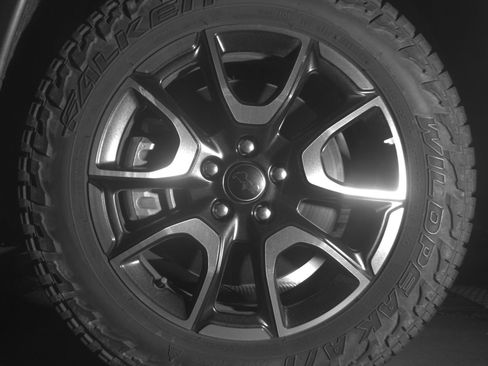 Used 2025 Jeep Compass Trailhawk image 12