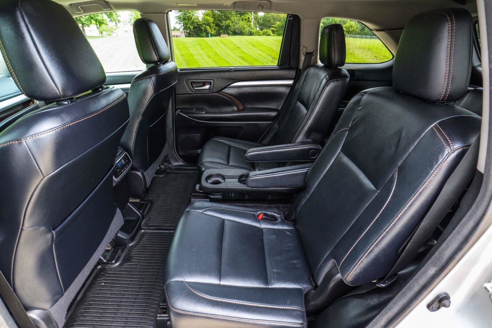Used 2018 Toyota Highlander XLE AWD/4WD image 41