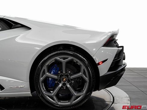 Used 2023 Lamborghini Huracan EVO RWD image 15