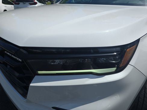 Used 2025 Honda Pilot Black Edition image 33