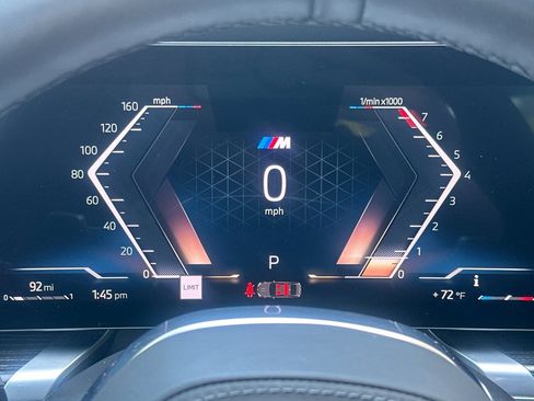 Certified 2025 BMW 740i w/ Premium Package RWD image 35