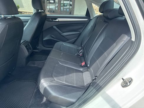 Used 2014 Volkswagen Passat TDI SE FWD image 15
