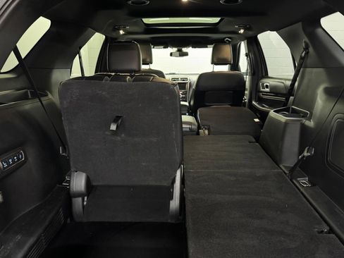 Used 2018 Ford Explorer Platinum AWD/4WD image 38