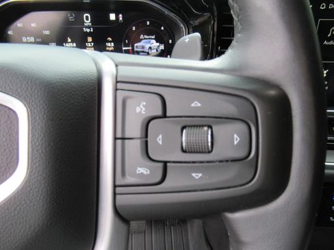 Used 2022 GMC Sierra 1500 SLT w/ SLT Premium Plus Package AWD/4WD image 27
