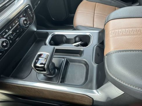 Used 2025 Chevrolet Silverado 1500 High Country w/ High Country Premium Package AWD/4WD image 21