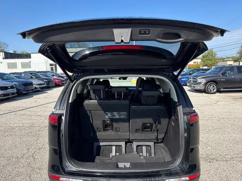 Used 2022 Kia Carnival EX FWD image 13