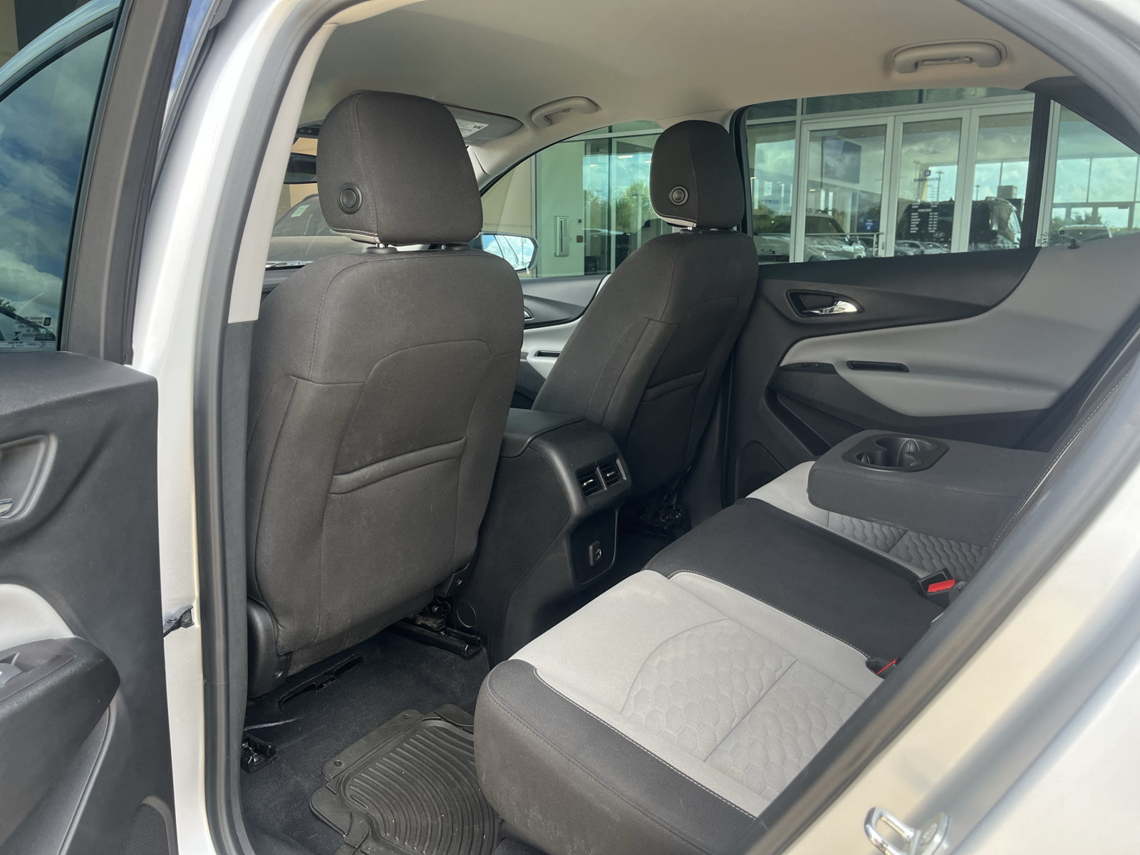 Used 2019 Chevrolet Equinox LS FWD image 15