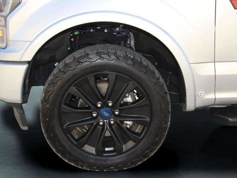 Used 2019 Ford F150 Lariat w/ Equipment Group 502A Luxury AWD/4WD image 10
