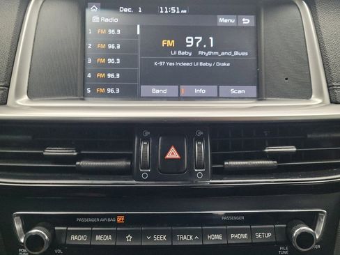 Used 2020 Kia Optima LX image 25