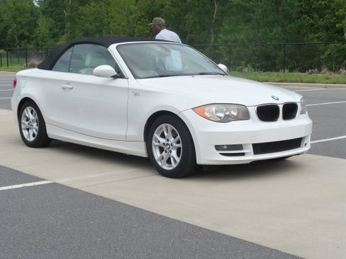 Used 2009 BMW 128i Convertible image 47