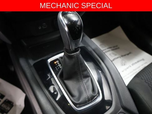 Used 2019 Nissan Rogue Sport S image 24