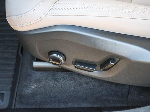 New 2026 Volvo XC90 T8 Plus w/ Protection Package Premier image 30